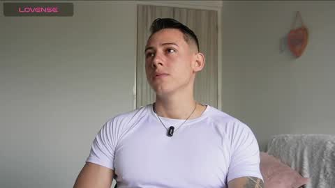 Snapshot of muscle_king_cum chatting on 27, 5, 2026 muscle_king_cum online show from 27, 5, 2026