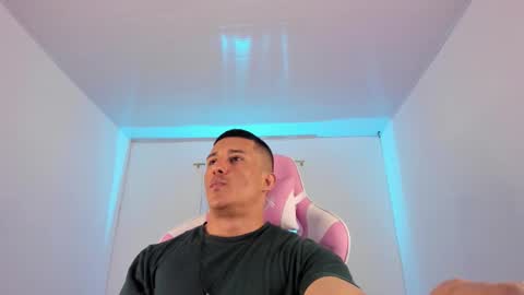 Muscle Man online show from 19, 12, 2025