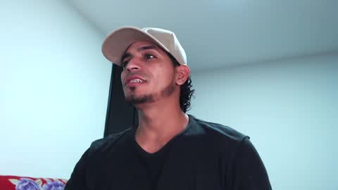 Snapshot of muscle_man1 chatting on 22, 12, 2024 Mike online show from 22, 12, 2024