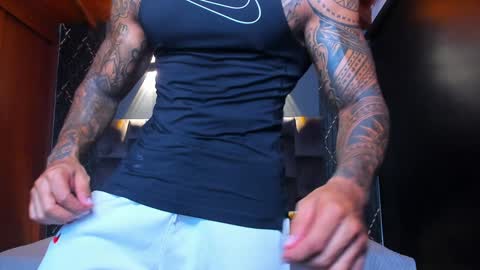 Snapshot of muscle_man19 chatting on 4, 12, 2024 Nick online show from 4, 12, 2024