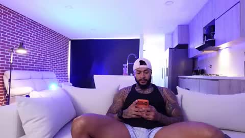 Snapshot of muscle_man19 chatting on 3, 11, 2025 Nick online show from 3, 11, 2025