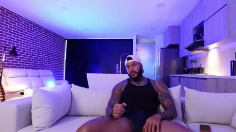 Snapshot of muscle_man19 chatting on 12, 11, 2025 Nick online show from 12, 11, 2025