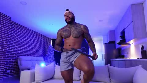 Snapshot of muscle_man19 chatting on 4, 12, 2025 Nick online show from 4, 12, 2025