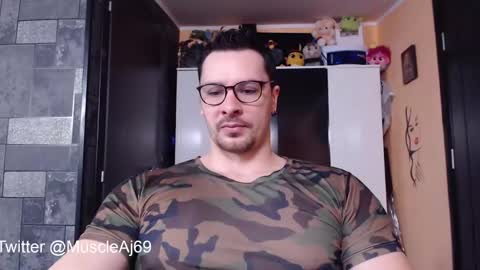 Snapshot of muscleaj69 chatting on 16, 2, 2025 AJ online show from 16, 2, 2025