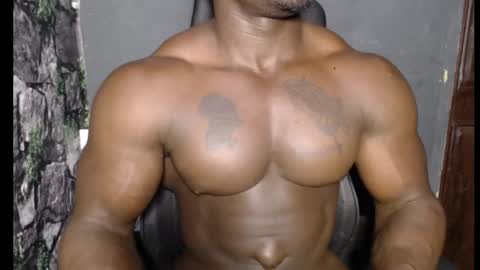 musclegod23 online show from 2, 2, 2025