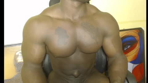 musclegod23 online show from 5, 2, 2025