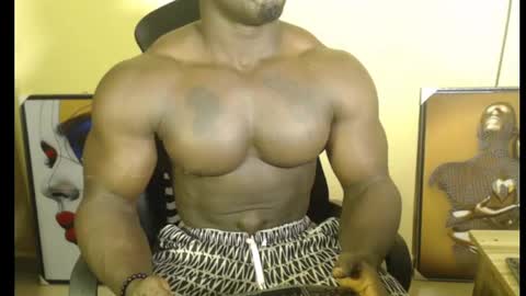 musclegod23 online show from 13, 2, 2025