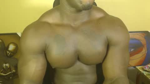 musclegod23 online show from 7, 3, 2025