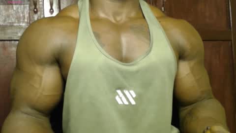 musclegod23 online show from 17, 9, 2025