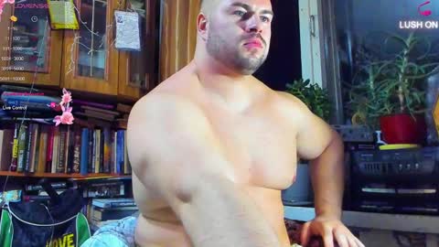 Snapshot of muscularjohnforu chatting on 5, 1, 2025 click icon for peach  online show from 5, 1, 2025