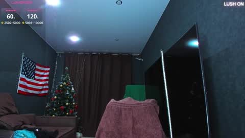 Snapshot of muscularjohnforu chatting on 13, 2, 2025 click icon for peach  online show from 13, 2, 2025