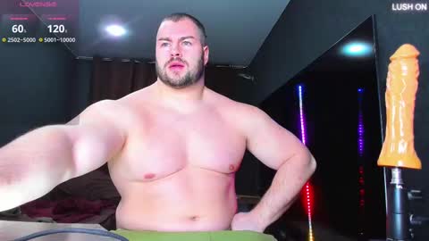 Snapshot of muscularjohnforu chatting on 4, 3, 2025 click icon for peach  online show from 4, 3, 2025