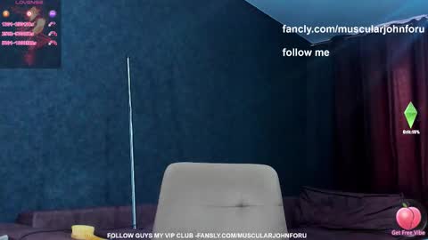 Snapshot of muscularjohnforu chatting on 22, 9, 2025 click icon for peach  online show from 22, 9, 2025