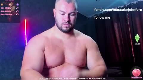 Snapshot of muscularjohnforu chatting on 1, 10, 2025 click icon for peach  online show from 1, 10, 2025