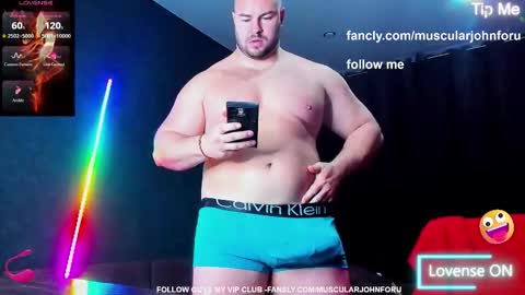 Snapshot of muscularjohnforu chatting on 16, 11, 2025 click icon for peach online show from 16, 11, 2025