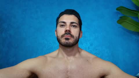 Snapshot of muscularmaster chatting on 1, 6, 2026 muscularmaster onlyfans online show from 1, 6, 2026