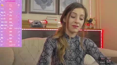 Luna  online show from 12, 11, 2025