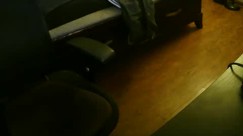 Snapshot of mustenjoyhead79 chatting on 27, 10, 2025 mustenjoyhead79 online show from 27, 10, 2025