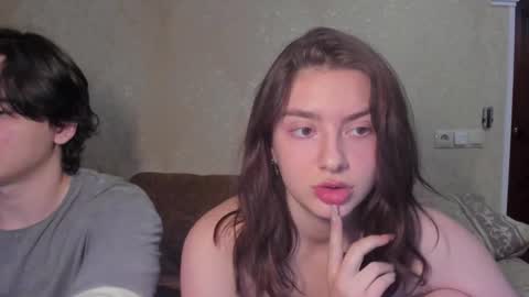 Snapshot of muuur_fam1 chatting on 15, 11, 2025 HEY online show from 15, 11, 2025