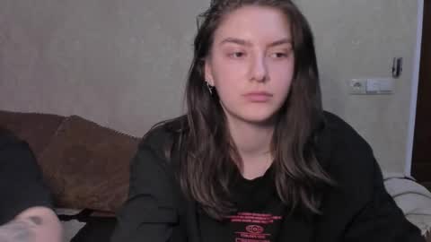 Snapshot of muuur_love chatting on 25, 2, 2026 cute couple online show from 25, 2, 2026