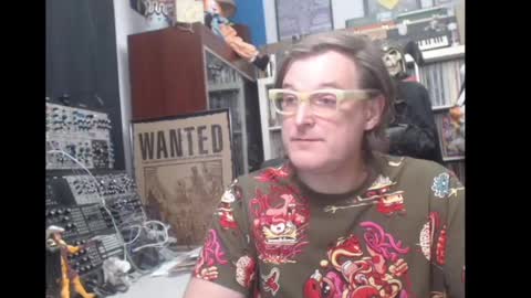 Snapshot of muziknerd chatting on 29, 12, 2024 Muziknerd online show from 29, 12, 2024