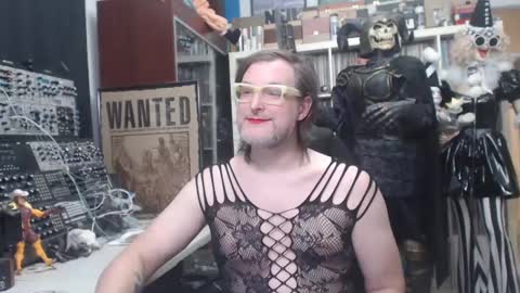 Snapshot of muziknerd chatting on 12, 1, 2025 Muziknerd online show from 12, 1, 2025