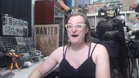 Snapshot of muziknerd chatting on 2, 2, 2025 Muziknerd online show from 2, 2, 2025