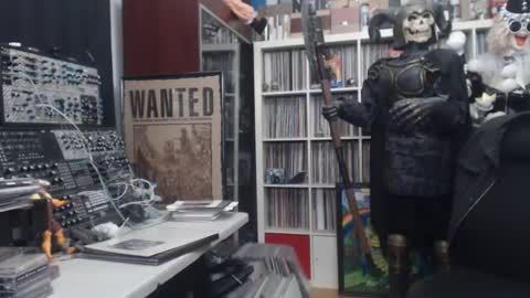 Snapshot of muziknerd chatting on 7, 3, 2025 Muziknerd online show from 7, 3, 2025