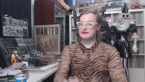 Snapshot of muziknerd chatting on 14, 9, 2025 Muziknerd online show from 14, 9, 2025