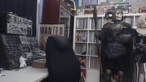 Snapshot of muziknerd chatting on 4, 12, 2025 Muziknerd online show from 4, 12, 2025