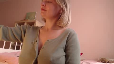 Snapshot of my_hannah chatting on 15, 9, 2025 Hannah welcome online show from 15, 9, 2025