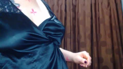     sara      i know you love me xoxox     online show from 15, 1, 2026