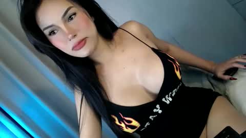 Snapshot of my_other_half chatting on 19, 11, 2025 Serena online show from 19, 11, 2025