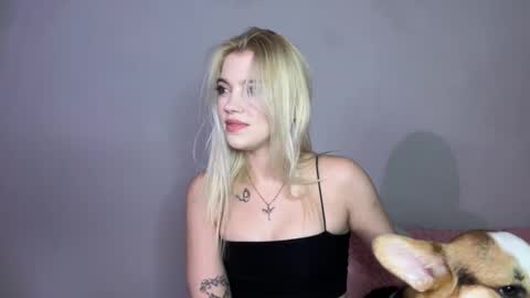 Snapshot of my_pretty_lola chatting on 18, 10, 2025 Lola online show from 18, 10, 2025