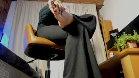 Snapshot of mydoc_lolac chatting on 25, 11, 2025 Lola online show from 25, 11, 2025