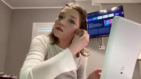 Amlie online show from 8, 11, 2025