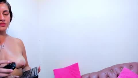 Snapshot of myinnocentwhore chatting on 5, 12, 2024 LINDA  AND EMILIO online show from 5, 12, 2024
