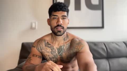 Myke esthetic online show from 2, 1, 2025