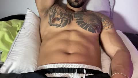 Myke esthetic online show from 11, 10, 2025