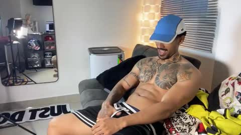 Myke esthetic online show from 29, 11, 2025