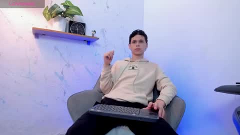 Snapshot of mykelcano chatting on 10, 10, 2025 Mykel online show from 10, 10, 2025