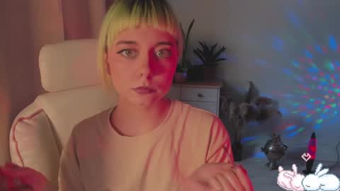 MylaFlores online show from 15, 12, 2024