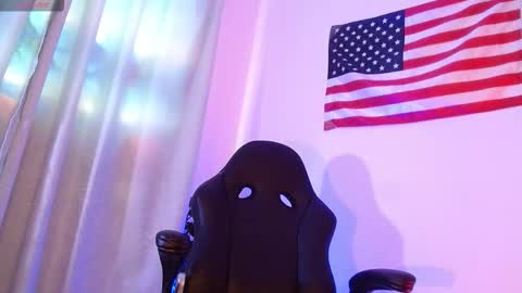 Snapshot of mylowallacee chatting on 29, 10, 2025 Mylo Wallace online show from 29, 10, 2025