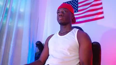 Snapshot of mylowallacee chatting on 5, 11, 2025 Mylo Wallace online show from 5, 11, 2025