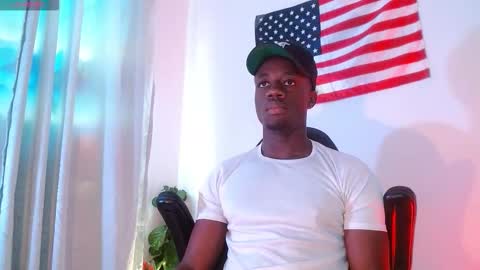 Snapshot of mylowallacee chatting on 15, 11, 2025 Mylo Wallace online show from 15, 11, 2025