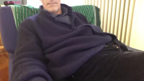 Bi sexy guy lovense hush is on private is open or password show tip if you like. online show from 7, 3, 2025