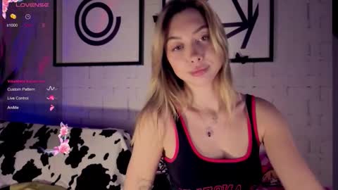 mynameisnikki_ online show from 27, 11, 2025