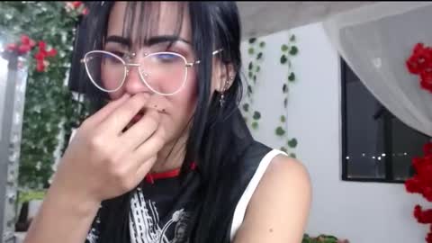 Snapshot of myomi_nix chatting on 22, 10, 2025 myomi online show from 22, 10, 2025