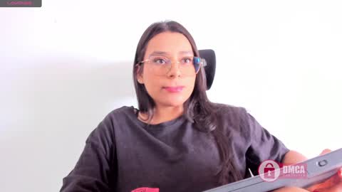 Snapshot of mypretty_isabella chatting on 22, 1, 2025 Bella online show from 22, 1, 2025