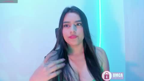 Snapshot of mypretty_isabella chatting on 6, 10, 2025 Bella online show from 6, 10, 2025